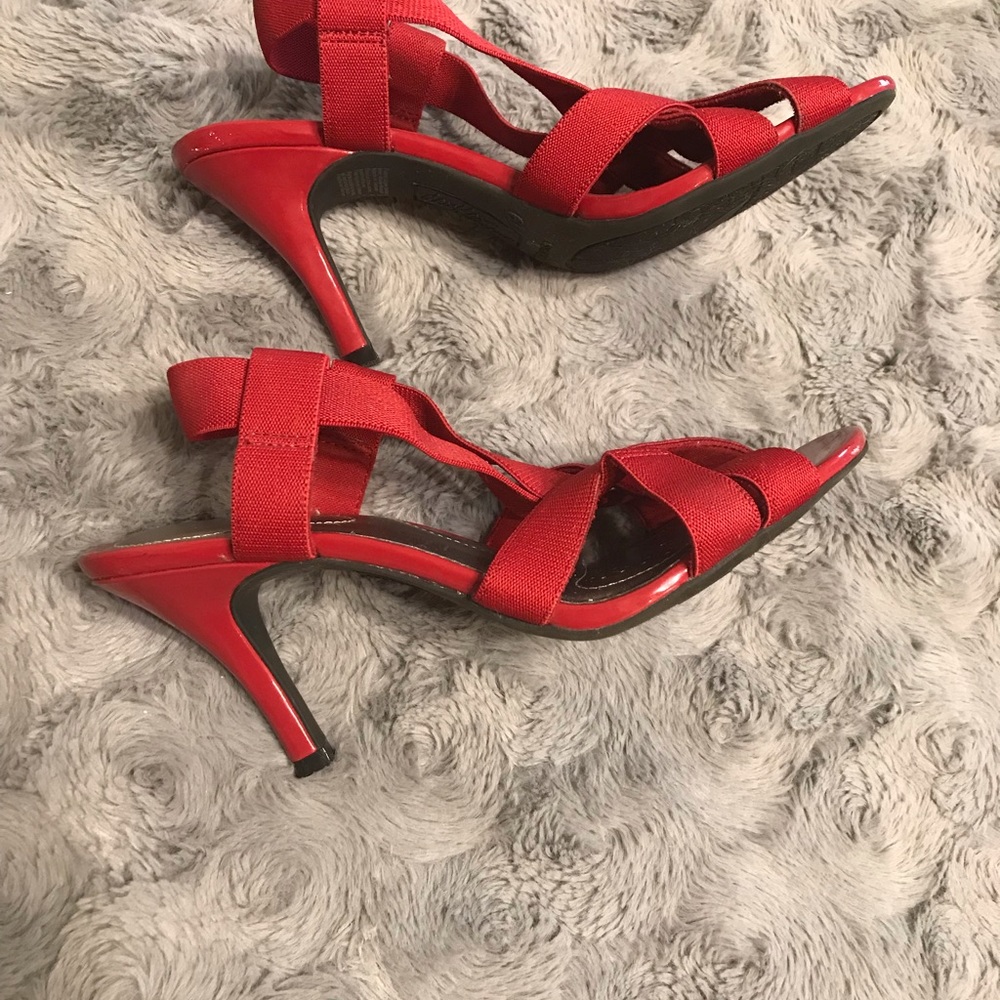 Red Heels - Picture 2 of 6